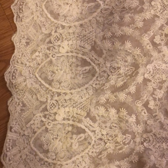 Lace maxi dress - Picture 2 of 3